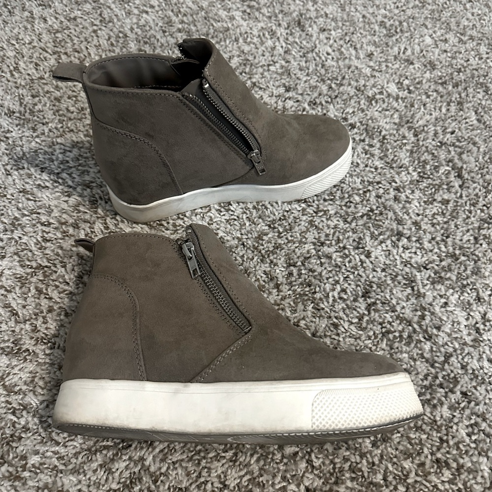 Time and true wedged shoes
